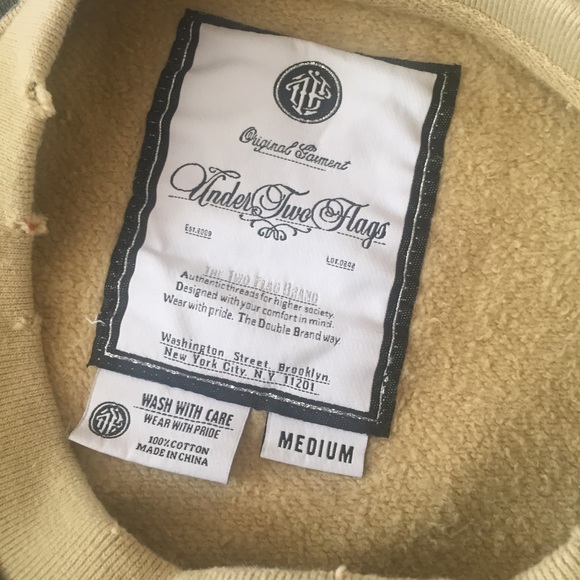 UNDER TWO FLAGS Beat-up crewneck camo sweatshirt - Picture 3 of 5